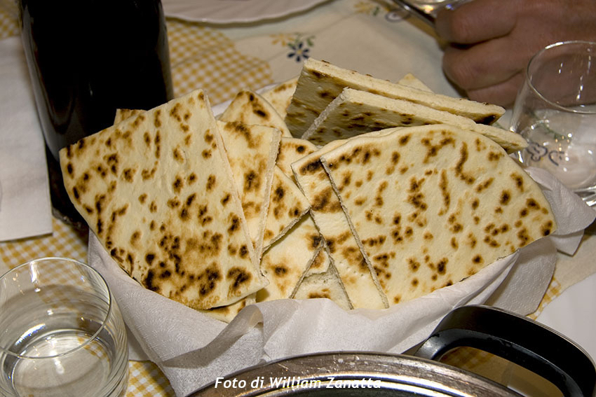 PIADINA ROMAGNOLA, CARPINELLO,  FORLI'-CESENA