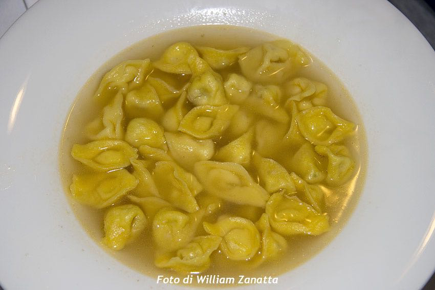 CAPPELLETTI IN BRODO, RISTORANTE "PANORAMICO" MASSA, FORLI'