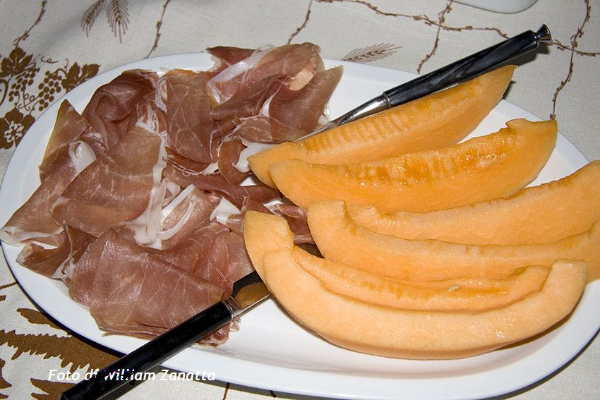 PROSCIUTTO E MELONE // PONTICELLA frazione di SAN LAZZARO DI SAVENA / BOLOGNA città metropolitana / EMILIA-ROMAGNA regione / ITALIA