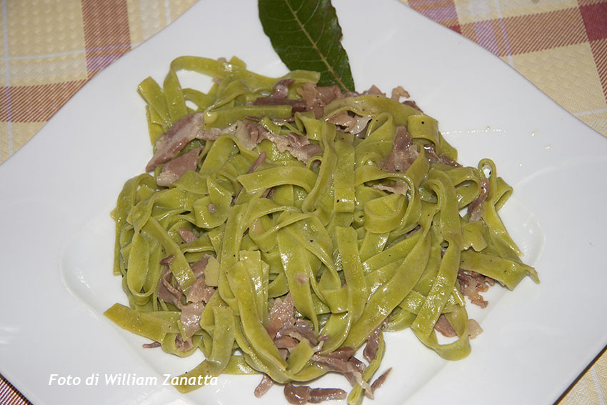 TAGLIATELLE VERDI COL PROSCIUTTO, HOSTARIA "LUISA",  MINERBIO, BOLOGNA